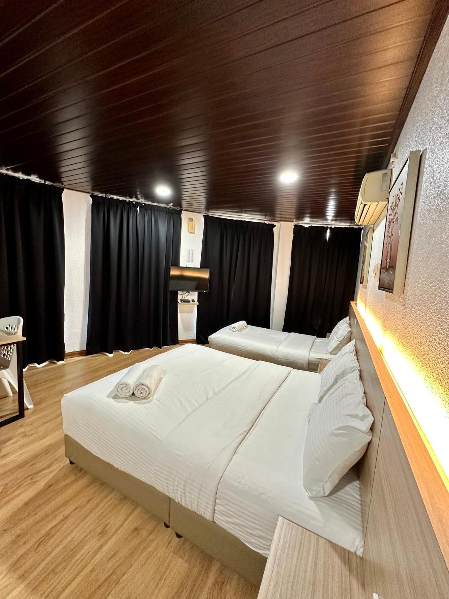 Kangar Hotel Sdn Bhd Экстерьер фото