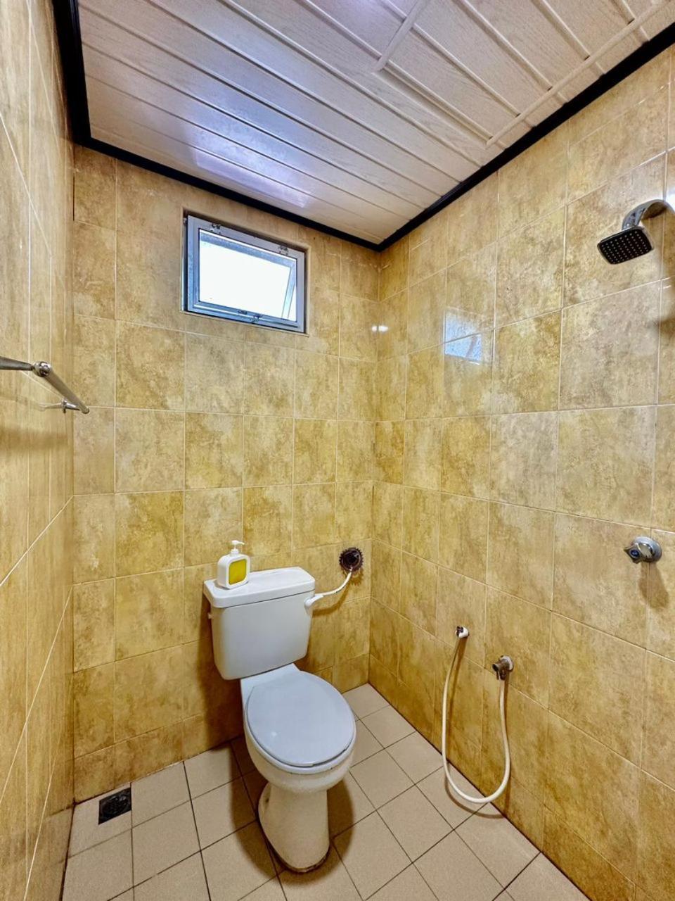 Kangar Hotel Sdn Bhd Экстерьер фото