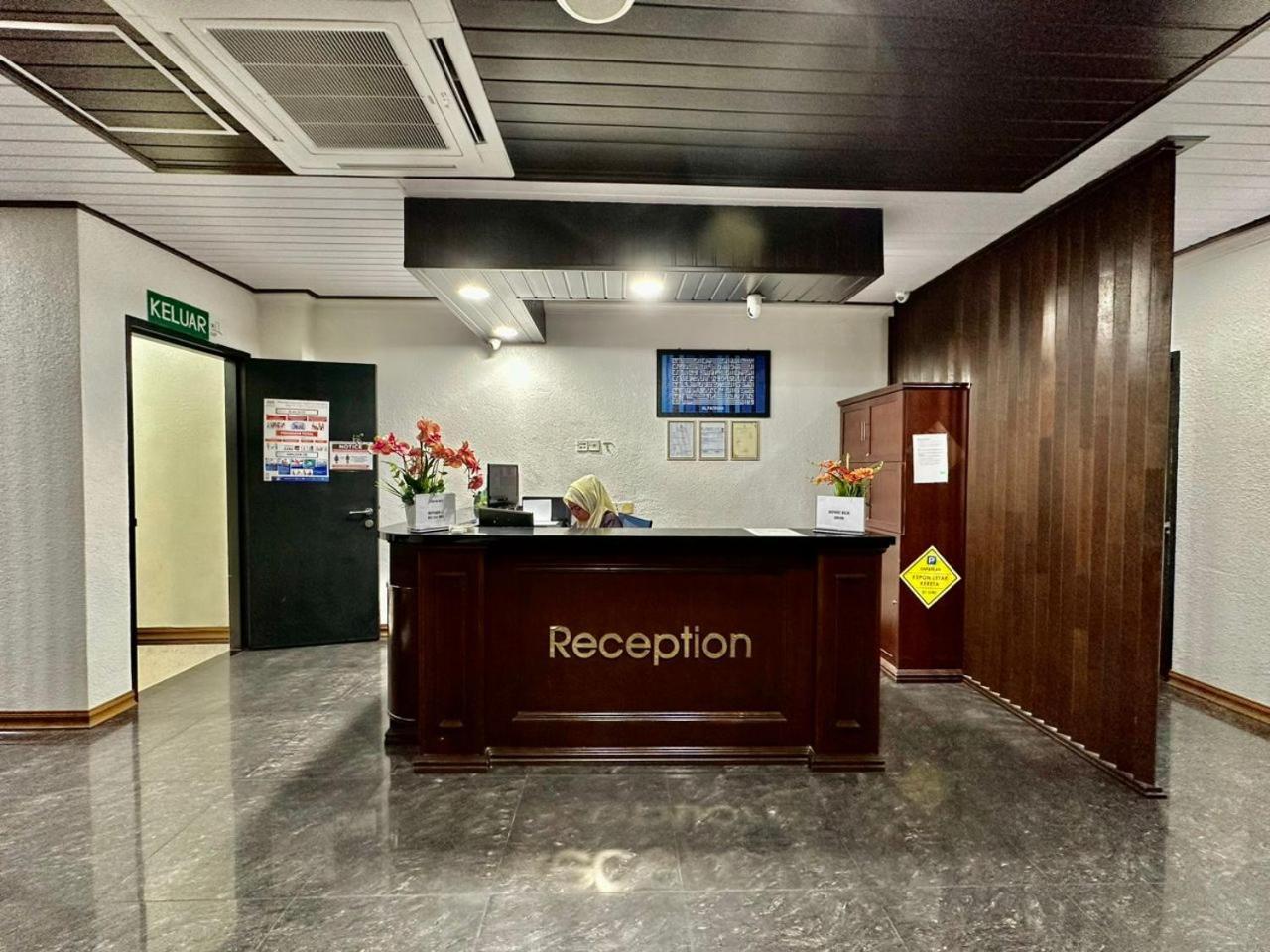 Kangar Hotel Sdn Bhd Экстерьер фото